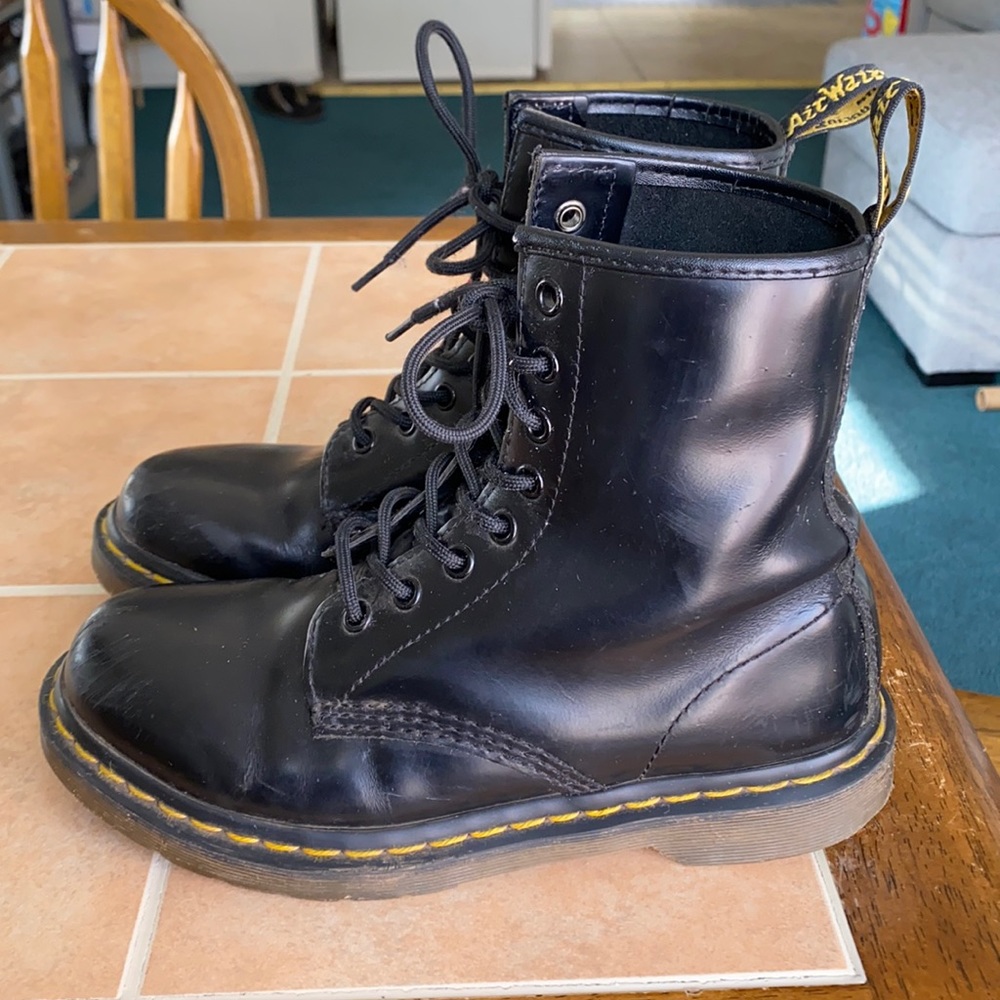 Original 1460 Dr. Martens Lace Up Leather Boot 🥾